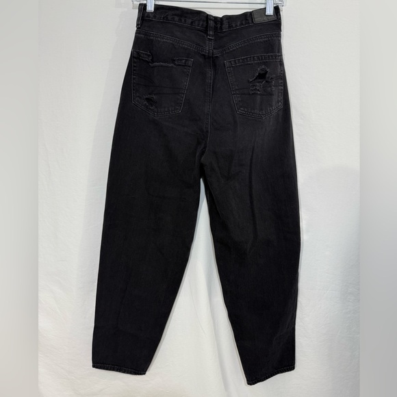 American Eagle Relaxed Mom Jean 0 Short Faded Black Denim Jeans High Waisted - Picture 2 of 5